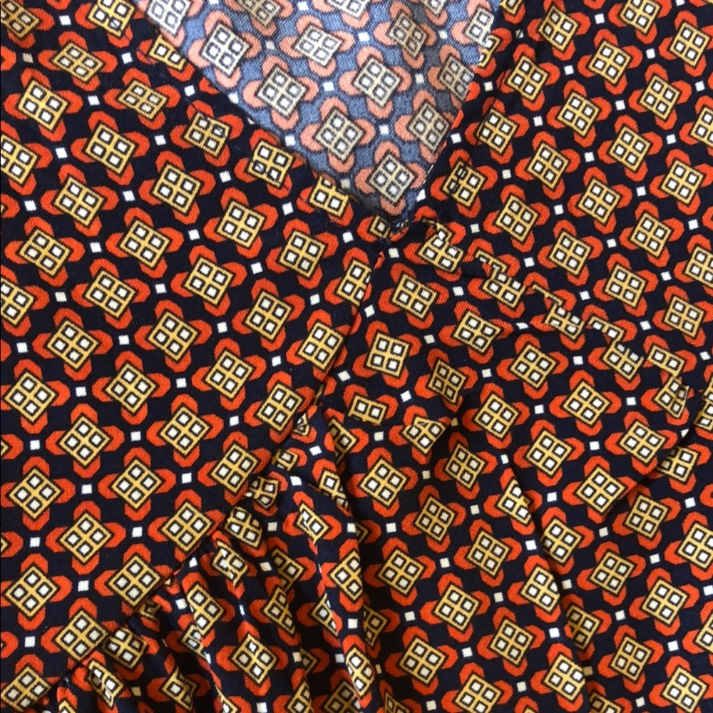 Stylish V-Neck Patterned Dress - Picture 5 of 6